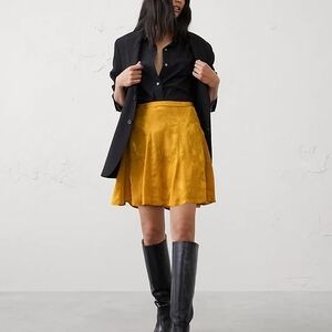 Banana Republic Gold Women's Skater Mini Skirt